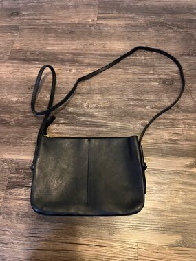 Madewell Black Leather Crossbody Bag Minimalist Zip Pouch